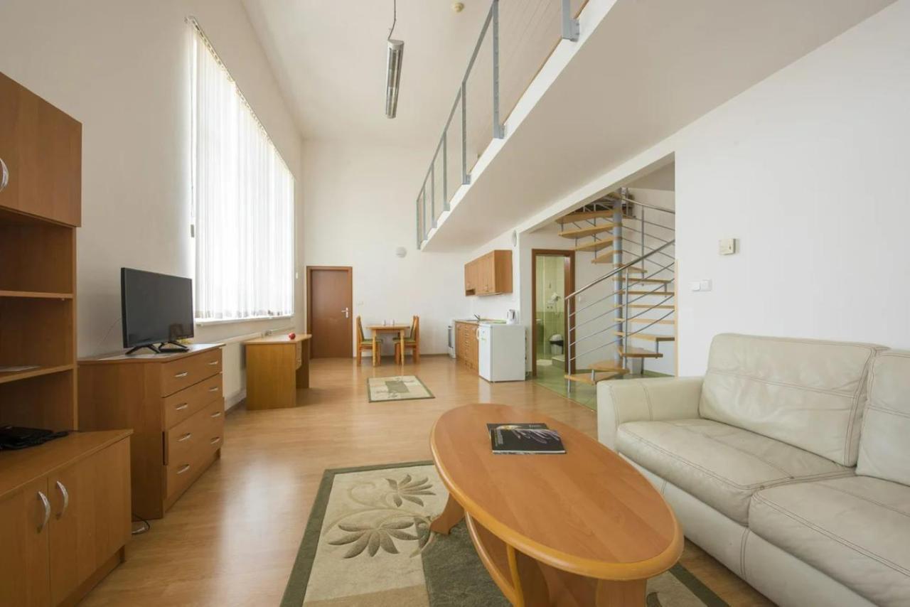 Hotel Spolcentrum Svit Esterno foto
