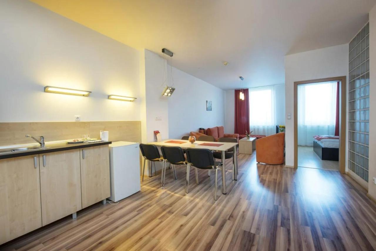 Hotel Spolcentrum Svit Esterno foto
