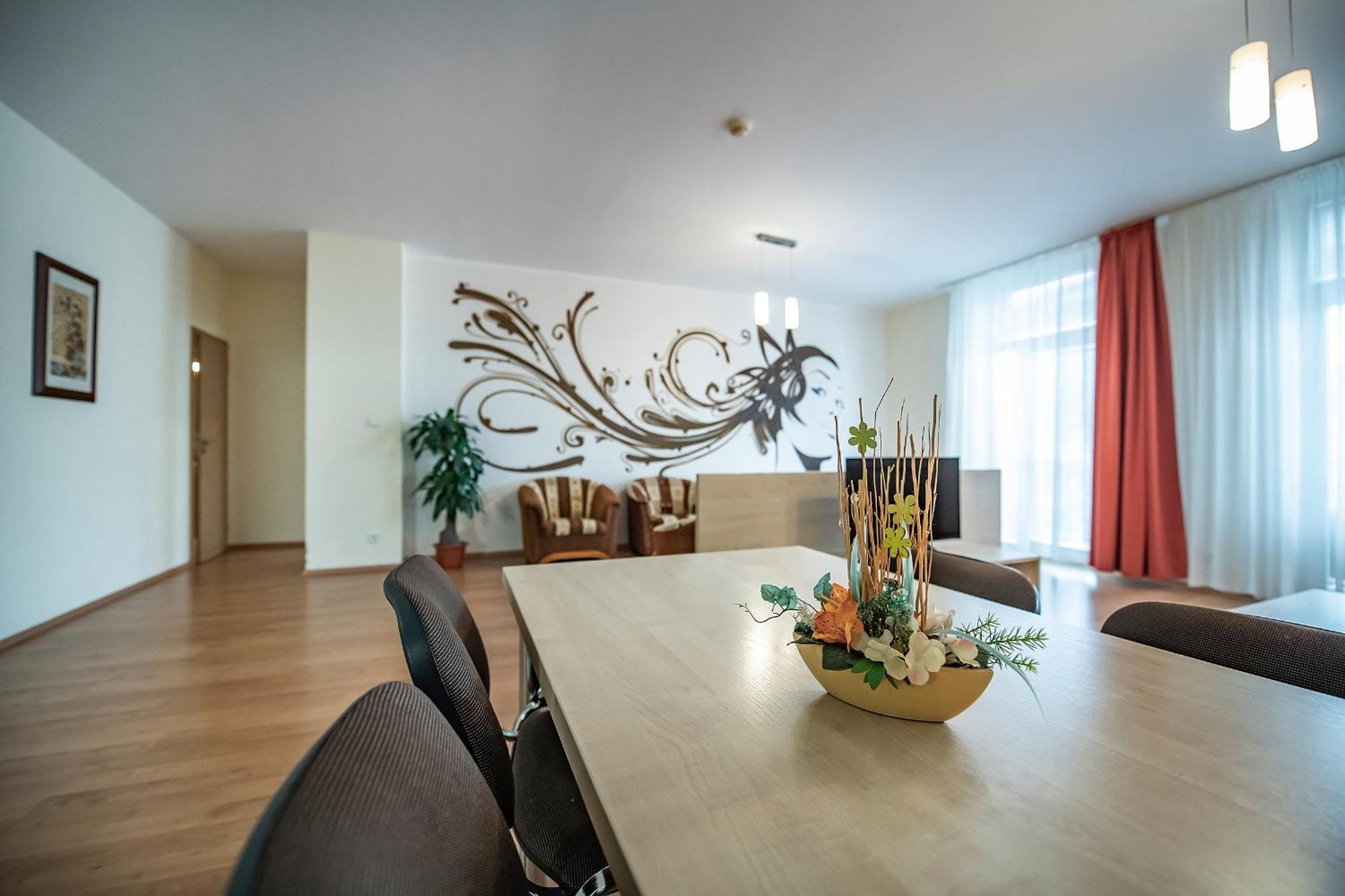 Hotel Spolcentrum Svit Esterno foto